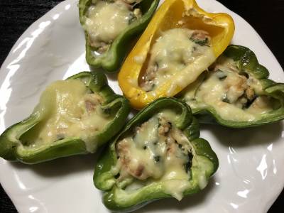 ピーマンとトマトのツナマヨ詰め