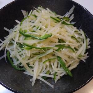 じゃがいもとピーマンのシャキシャキ炒め