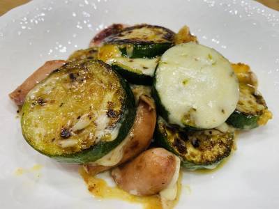 ズッキーニとソーセージのチーズ焼き