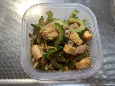 ゴーヤーと厚揚げのチャンプルー