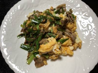 豚肉とにらの卵炒め