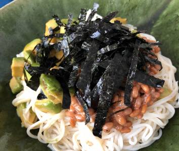 アボカド納豆そうめん