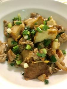 ちぎり厚揚げと豚バラの和風炒め