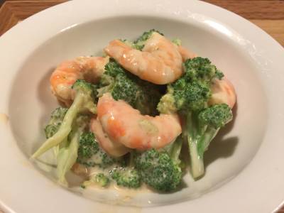 ゆでえびとブロッコリのサラダ