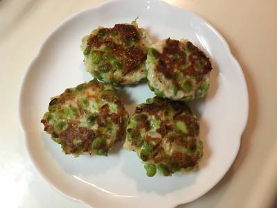 枝豆と鶏ひき肉の寄せ焼き