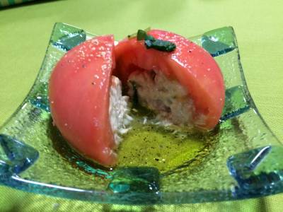 丸ごとトマトのツナマヨ詰め
