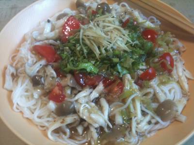 トマトの中国風サラダそうめん