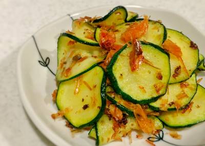 ズッキーニと桜えびの炒め物