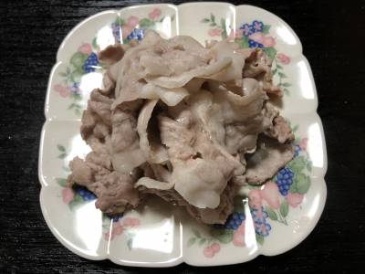 薄切りゆで豚