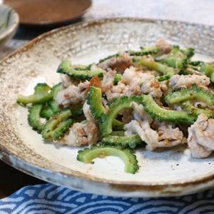 ゴーヤーと豚こまの塩炒め