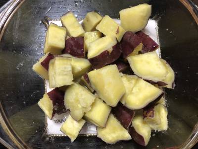 さつまいもの塩オイル蒸し