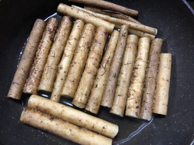 フライパン蒸しごぼう