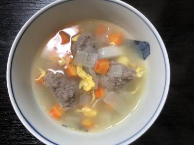 肉だんごの具だくさんスープ