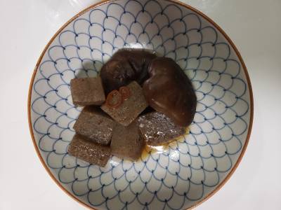 しいたけとこんにゃくのピリ辛煮