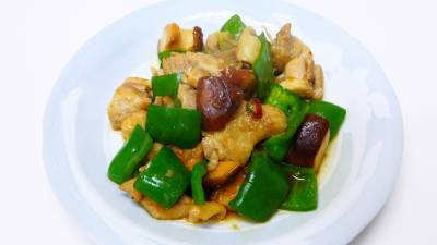 鶏とピーマンのピリ辛炒め