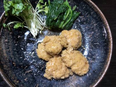 鶏だんごの照り煮