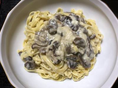 スパゲッティ きのこクリームソース
