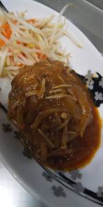 煮込みハンバーグ