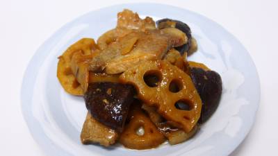 豚肉、れんこん、しいたけのいり煮