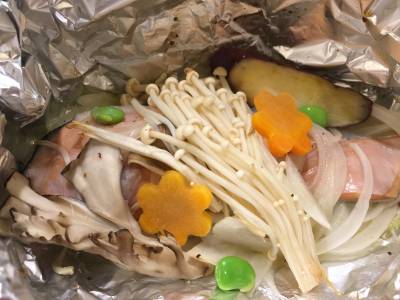 鮭(さけ)ときのこのホイル焼き