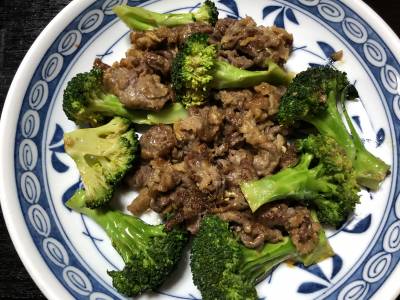 ブロッコリと牛肉のオイスターソース炒め