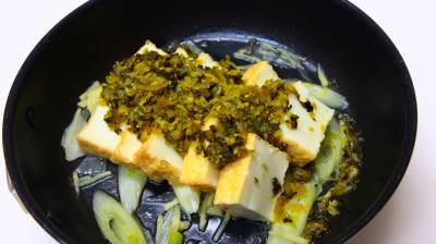 厚揚げとねぎの高菜蒸し