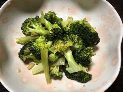 ブロッコリーの香味炒め