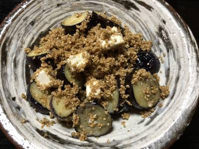 チーズとなすの白ごまあえ