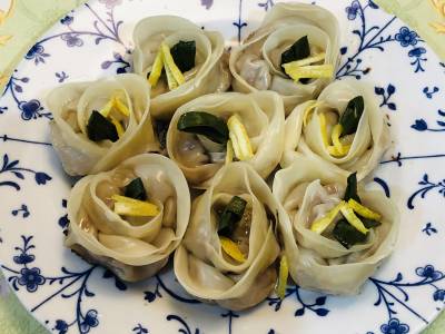 黄にらのロールギョーザ