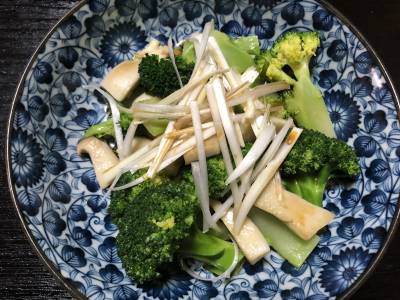 ブロッコリとエリンギのソテーサラダ