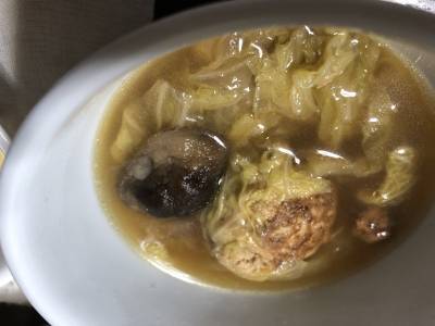 白菜とげんこつだんごの煮込み