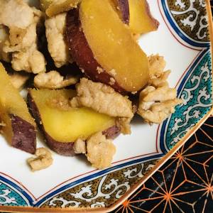 さつまいもと豚肉のバターじょうゆ焼き