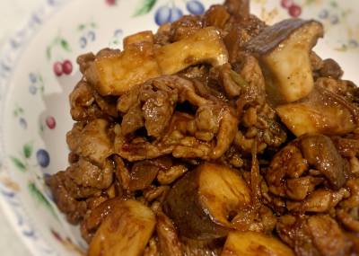 豚ときのこのホイコーロー風