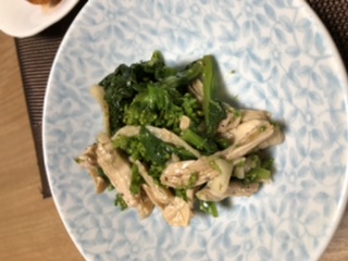 蒸し鶏と菜の花のあえ物