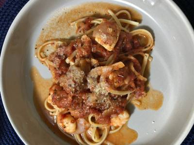 魚介のトマトソースパスタ