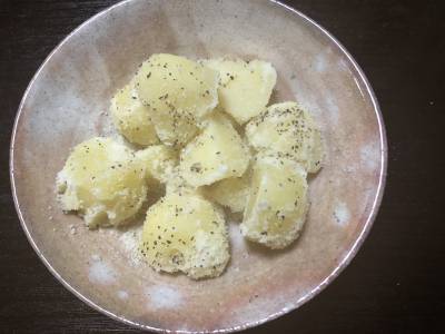 チーズ味の粉ふきいも