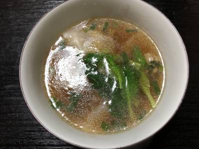 投げ込みワンタンスープ