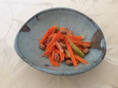炒り大豆入りキャロットラペ