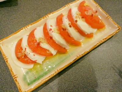 トマトとモッツァレラチーズのサラダ