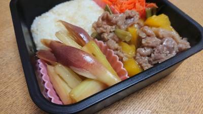 セロリとみょうがのしょうゆ酢漬け