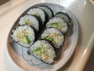 アボカドとえびの太巻き