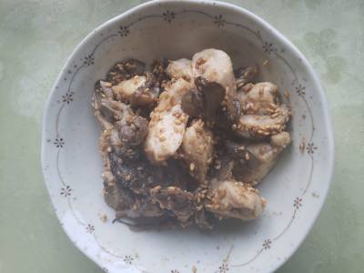 ささ身とまいたけのごまマヨ炒め