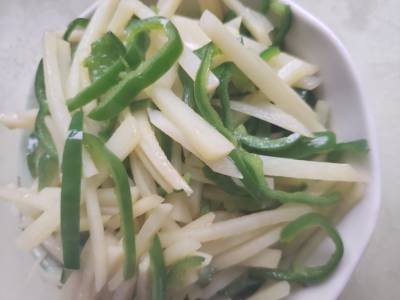 じゃがいもとピーマンのシャキシャキ炒め