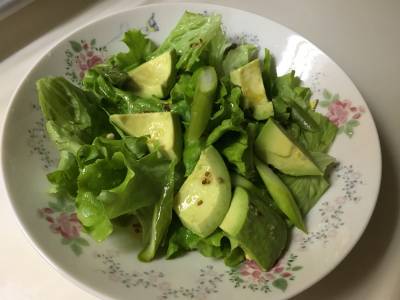 アスパラガスとアボカドのマスタードドレッシングあえ