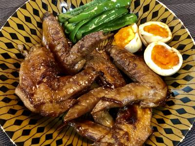 手羽先と半熟卵の紅茶煮