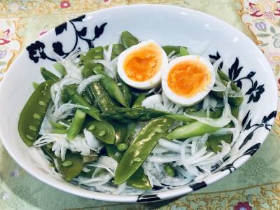 緑の豆とアスパラのエッグサラダ