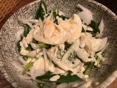 緑の豆とアスパラのエッグサラダ