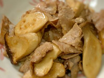 豚バラ肉のエリンギ炒め