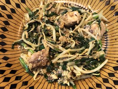 さば缶とにらのスパイシー炒め