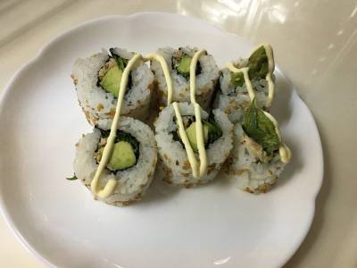 アボカドとツナの巻きずし